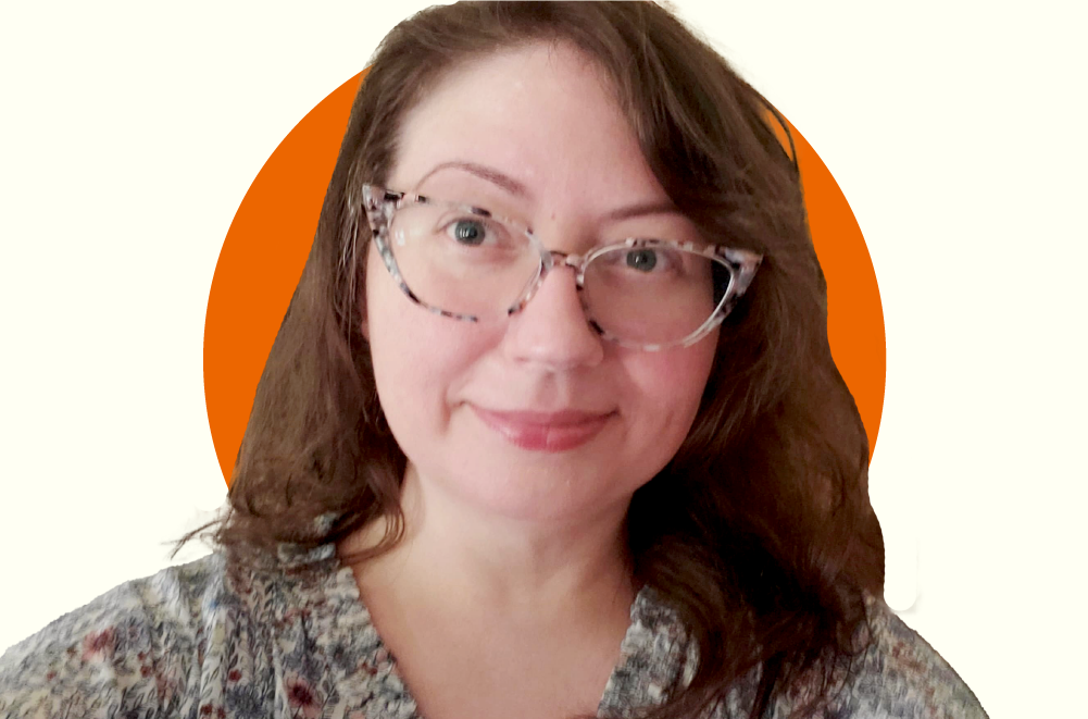 Headshot of Georgia Linders, indoors.