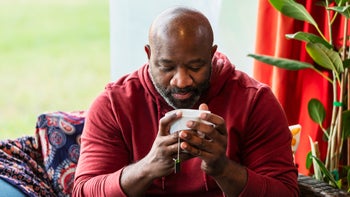 supplements-herbs: man drinking tea 2173201500