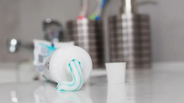 Acne: close-up toothpaste 1215657415