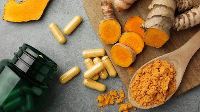 Weight-loss: turmeric and pills 1905455312