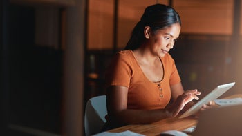 Health: Addiction: woman on tablet 1352426525