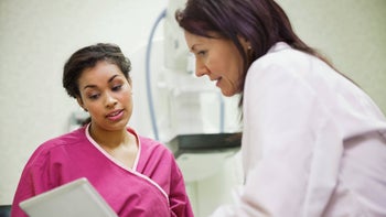 Health: Gynecology: doctor showing tablet 1430860687