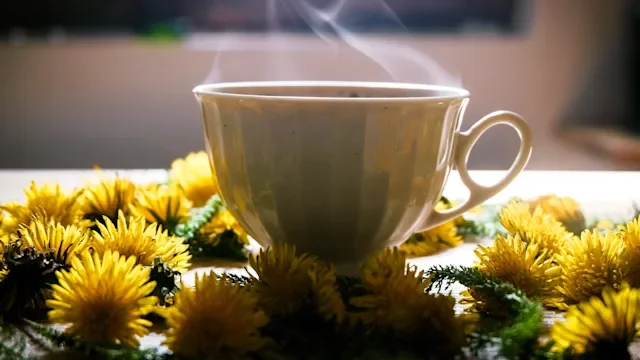 Diet and nutrition: cup of tea with dandelions 941090670