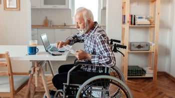Insurance: man finances 1186884623