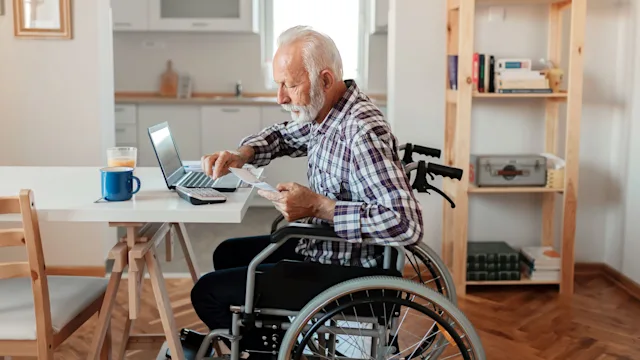 Insurance: man finances 1186884623