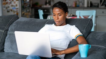 Lexapro: No insurance: woman researching on laptop 1366775658