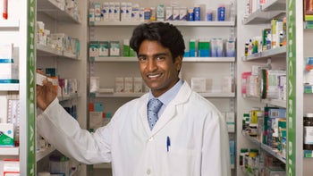 pharmacist in stock room 89793587