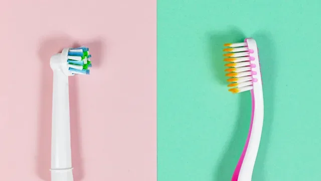 Health: Dental care: electronic traditional toothbrush 1250303821