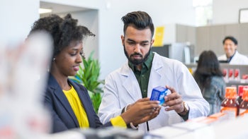 phenylephrine-pe: pharmacist helps customer 1168997509