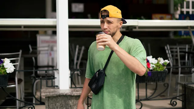 Diabetes: Coffee: drinking coffee outside 1330910719