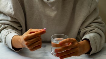 Allegra: Dose: closeup pill water 1256218728