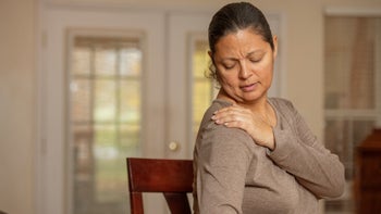 womans should hurts-1063533968