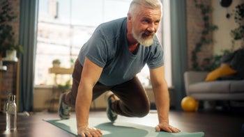 movement exercise: man doing mountain climber exercise 1458816640