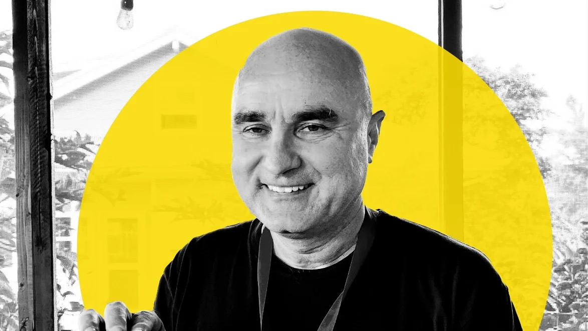 Maui attorney David Raatz is pictured. In the uncropped photo, he’s holding an award for his altruistic organ donation.