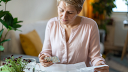 How much is Prempro without insurance? It varies from pharmacy to pharmacy, but without discounts or assistance, you may pay over $300 for a monthly supply.