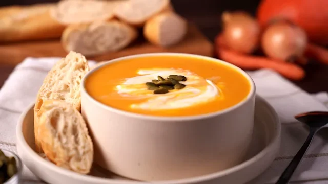diet-nutrition: bowl of pumpkin soup 2251902197