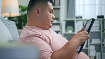 zepbound: plus-size researching on tablet 1569742935