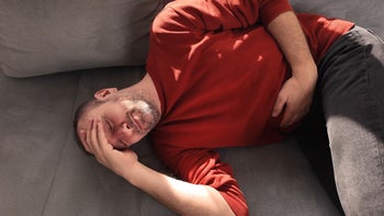 Gallstones: man with abdominal pain 2153003968
