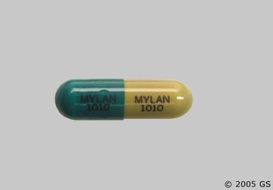 Green Capsule MYLAN 1010 MYLAN 1010 - Piroxicam 10mg Capsule